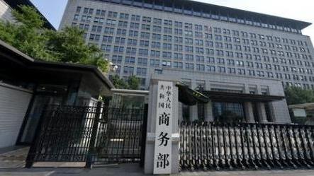 上海爷叔现身被大量股民围观