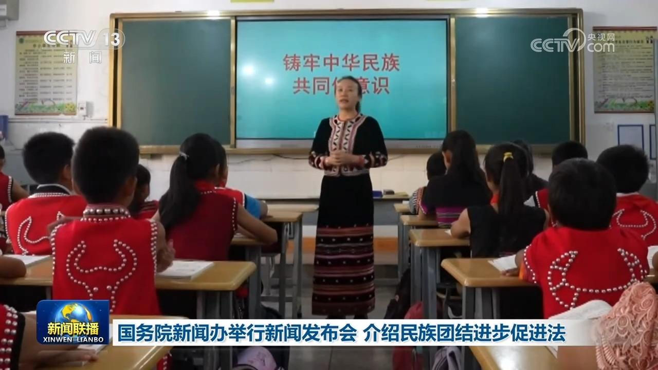 解放军歼击机轰炸机跨海峡奔袭迫近台岛