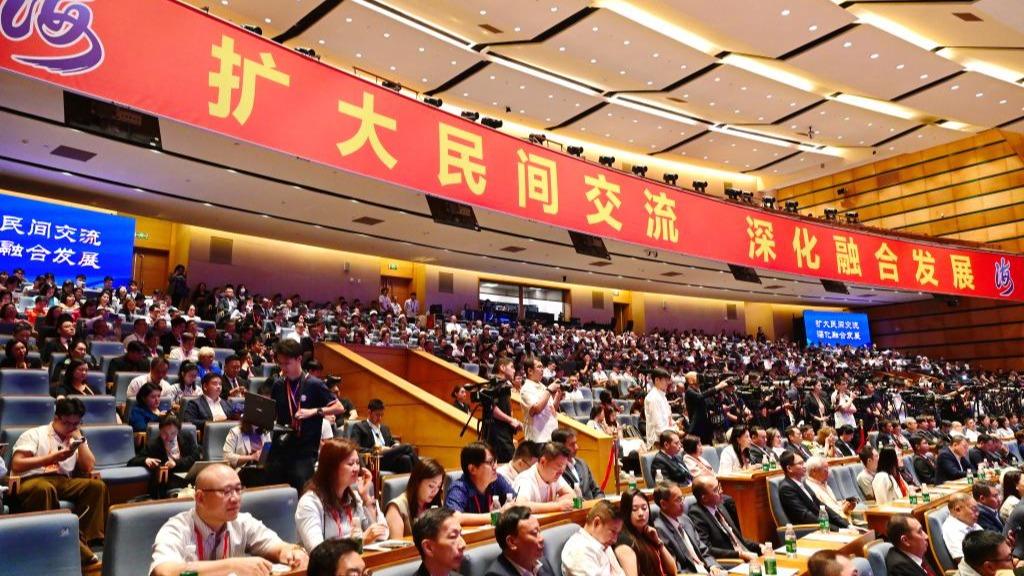 女高中生高强度学习的一天