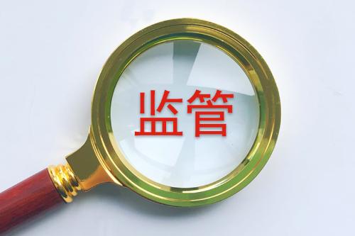 上海爷叔现身被大量股民围观