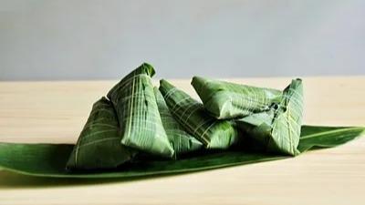 小米冲上公交站台致人受伤