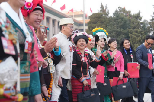 人民之心｜101路公交车上的特殊乘客